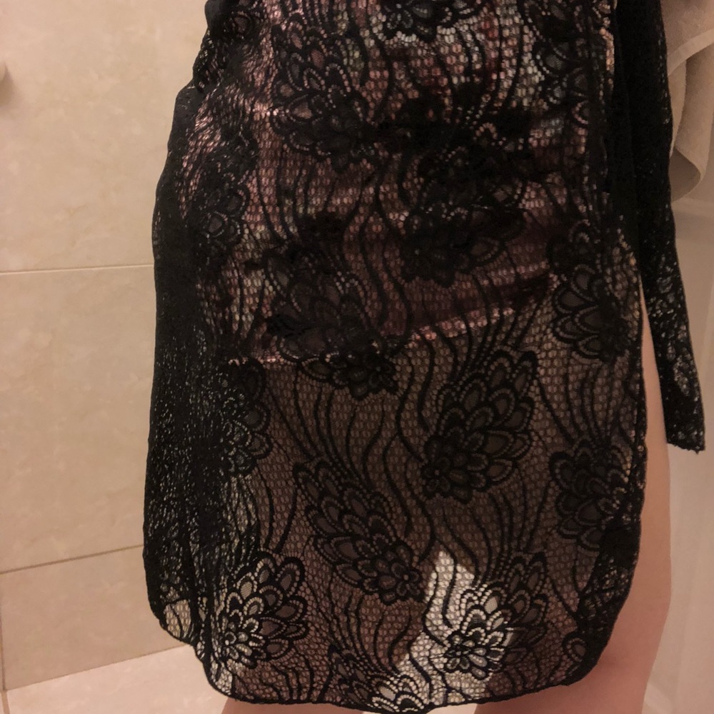 🐱 Lace swimsuit cover up